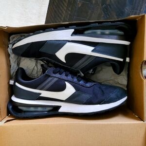 Nike Air Max Pre-Day